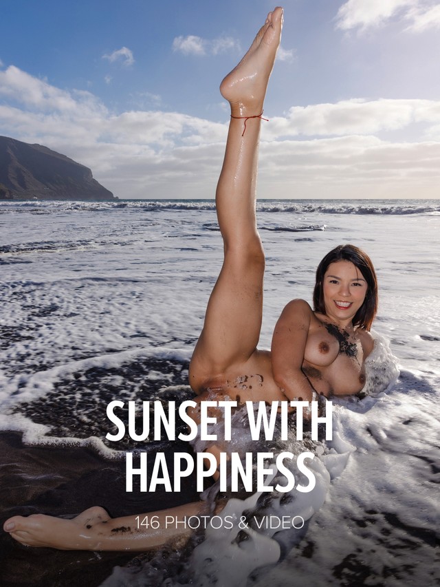 28 Jul 2025 - Sunset With Happiness - 146 photos + video - Sky Moon